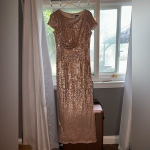 ADRIANNA PAPELL SHORT SLEEVE SEQUINS COLUMN GOWN IN ROSE GOLD COLOR MAXI DRESS